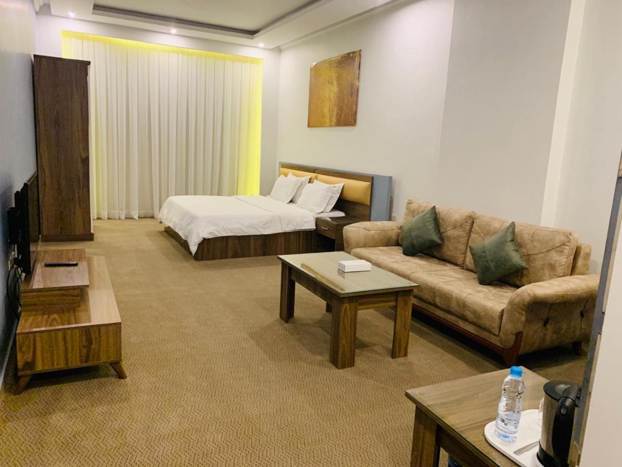 Platinum The First Hotell Medina Eksteriør bilde