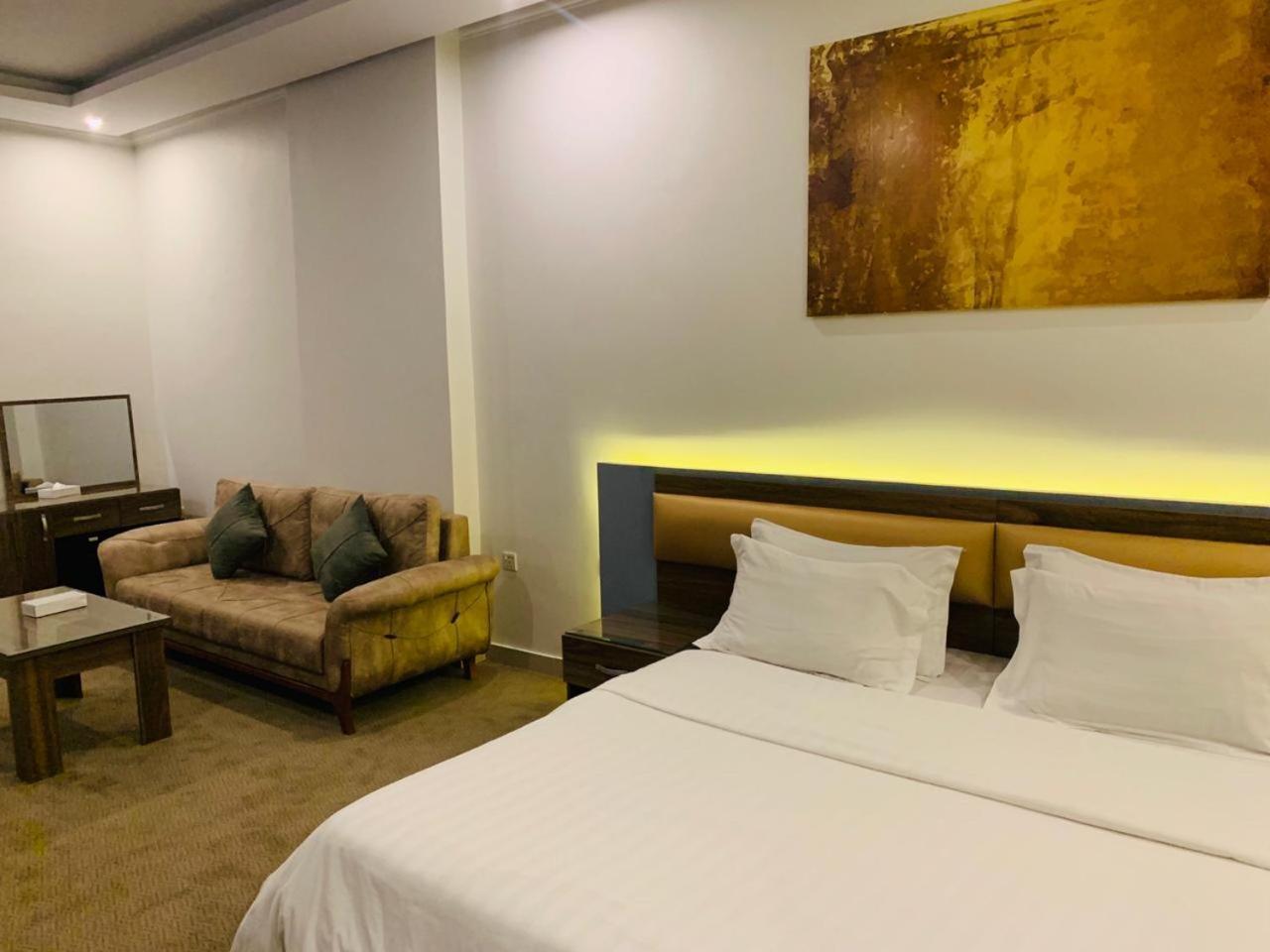 Platinum The First Hotell Medina Eksteriør bilde